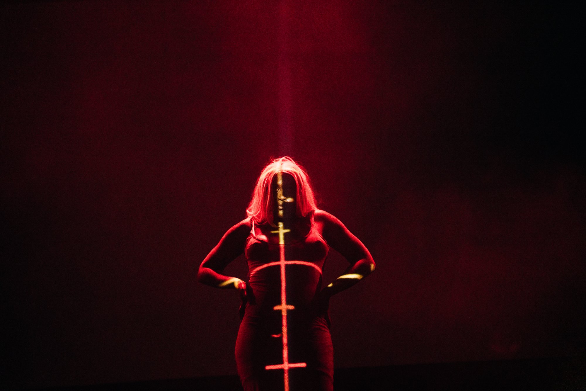 Stage moment